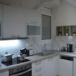 Botonis Bright Spacious Apartment