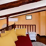 Sali Chelidonaki Boutique Suite