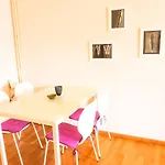 Sunny City Center Apartment