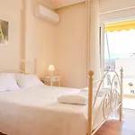 Sunny City Center Apartment