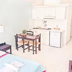 Talos Hotel & Apartments