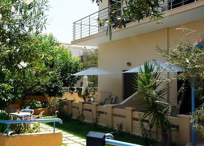 Alexandros Studios & Apartments