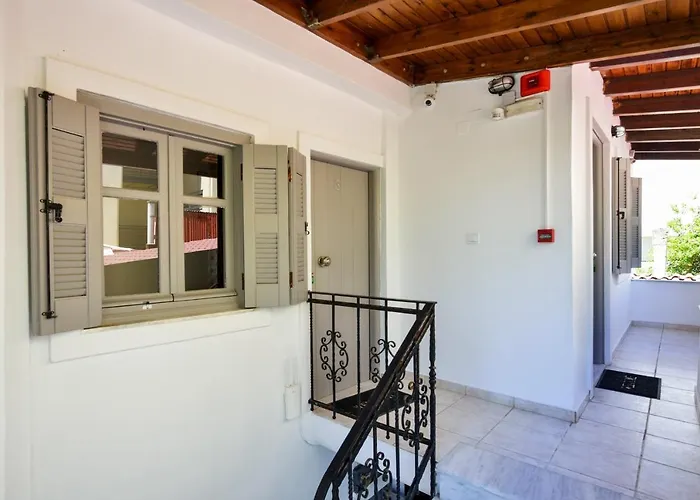 Urban Studios Manos