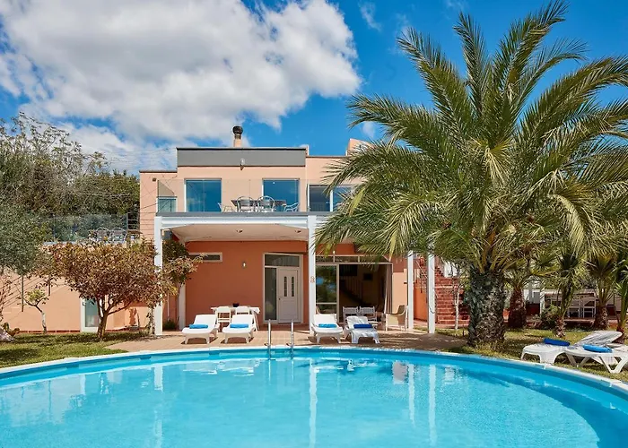 Seafront Villa Longobardi