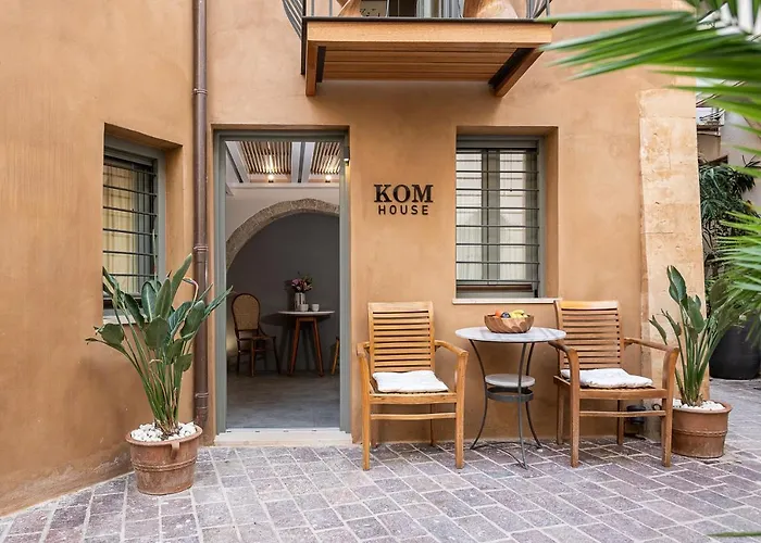 Kom House
