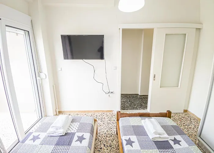 Fully Renovated Apartment Close To The Bus Station And The City Center!