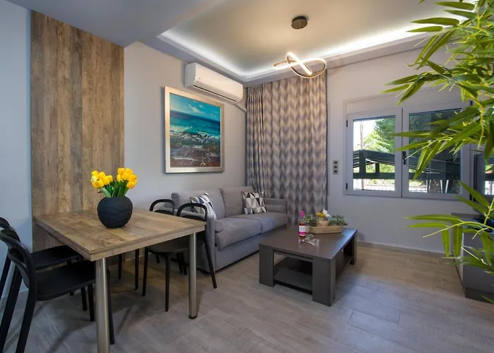 Rena\'S Luxury Apartment With Free Private Parking