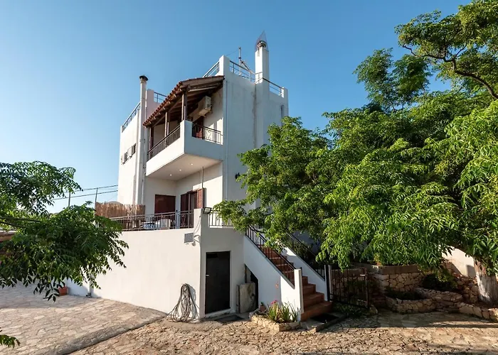 Apteramare Tradidtional House \'New Listing 2022\'