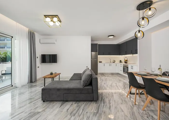 Quarters Luxury Apts