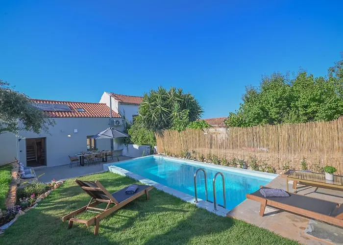 Villa Garifalia With Sauna & Hydromassage