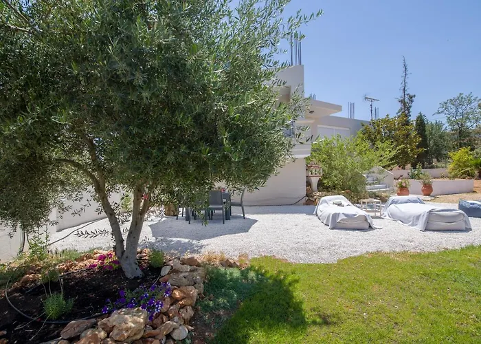 Casa Magnolia - Spacious Home In Heart Of Akrotiri