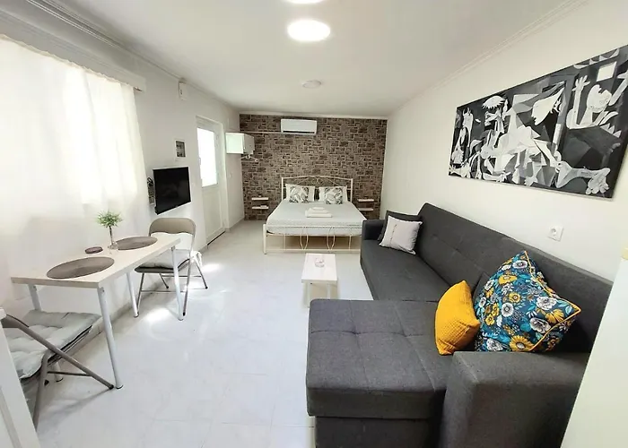 S For Studio - Detached, Close To City Center