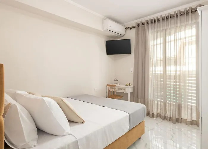 Elvira City Apartment
