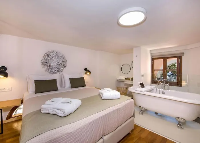 Camara Suites