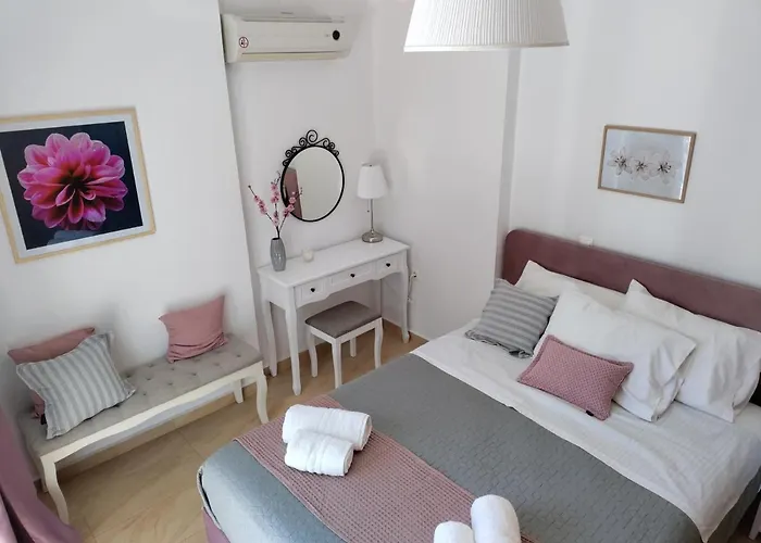 Chania Sweet Ground-Floor Apt