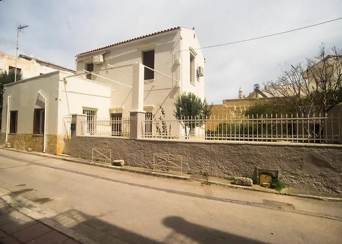 Tatiana\'S Garden House
