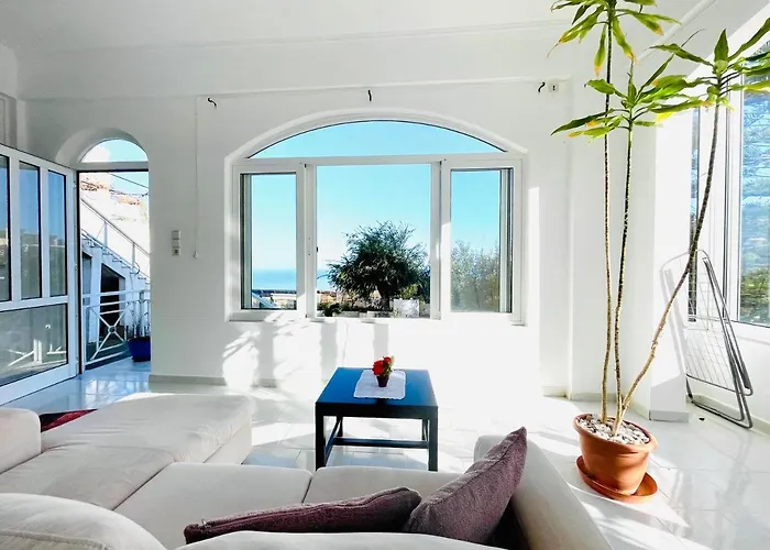 Roumatsali Home - Hidden 2Br Historical Gem