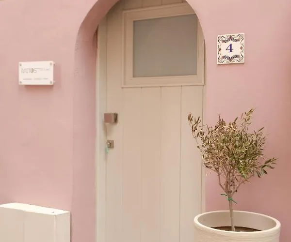 Mitos Cozy Rooms