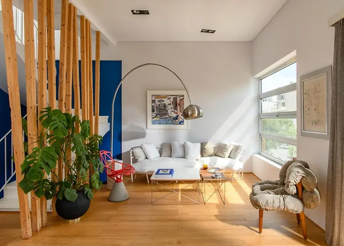 Artful City Loft With Rooftop Terrace, Near Beach