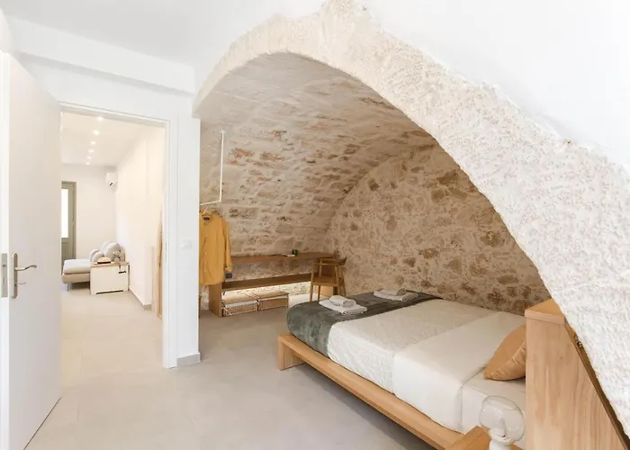 Lindas Convent Garden Home 1