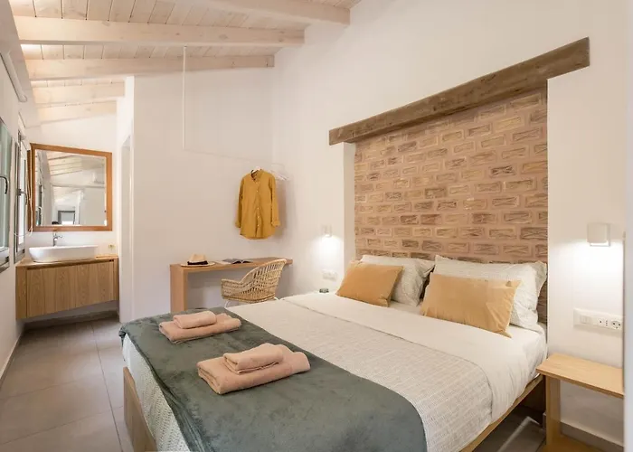 Lindas Convent Garden Home 2