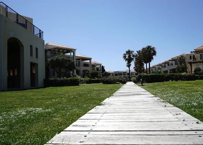 Cassiopeia 2-Bedroom Lower Apartment On The Beach With Pool