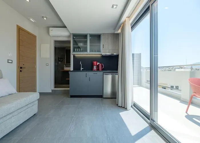 Sky-High Central Penthouse W. Stunning Views - 04