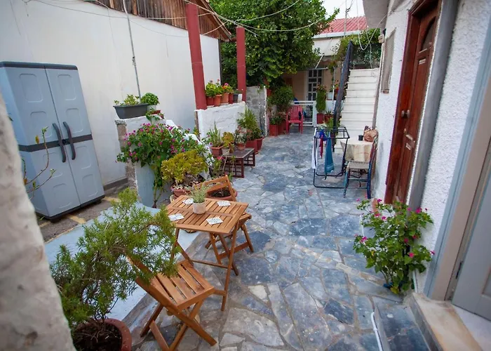 Johns Studio - Venetian Port