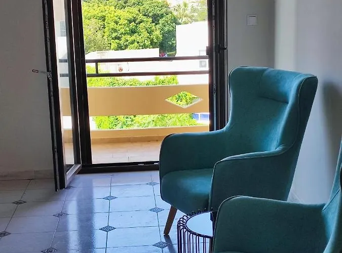 Watch Penthouse City Center & Parking