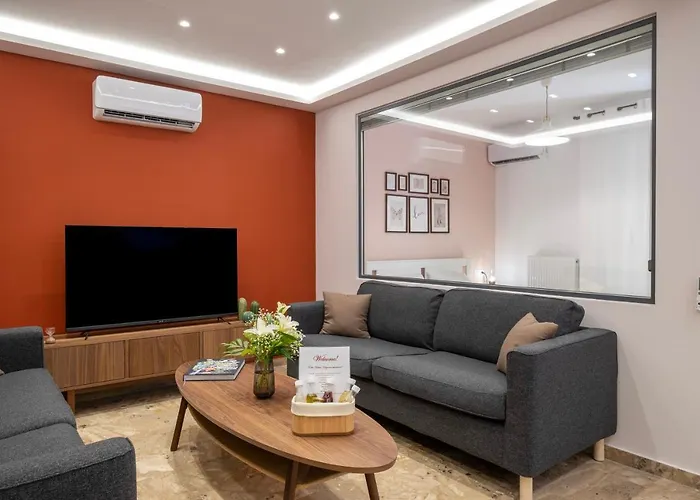 Urban Elegance, 3-Bedroom Flat In Heart Of Chania