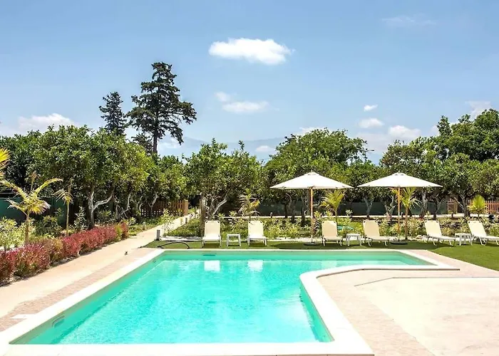 Green Orange Villa Near Platanias