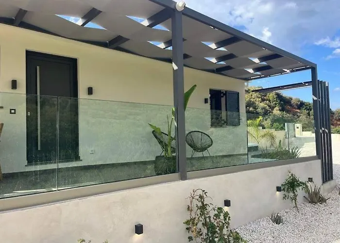 Ek Ornelakis, Luxury Country House With Jacuzzi