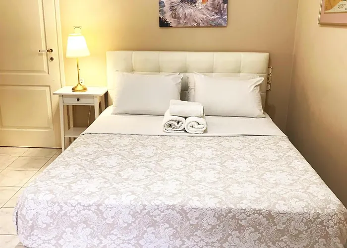 Christina_Apt