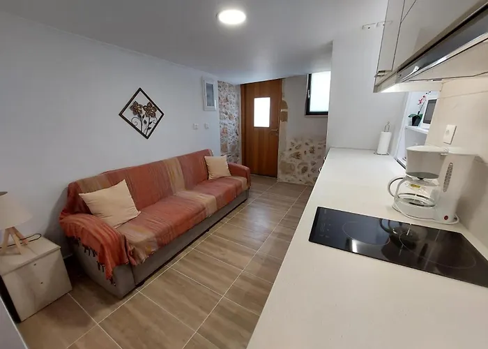 Evans House II One Bedroom Maisonette