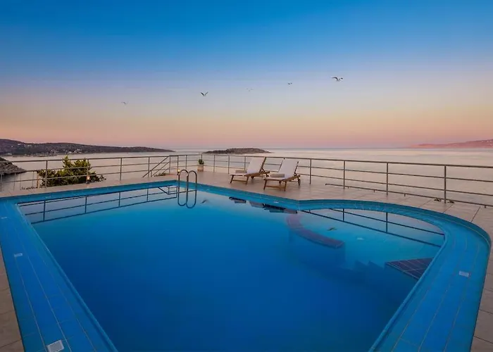 Seawave Villa I, By Hellocrete