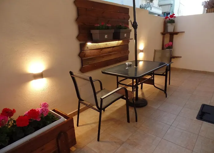 Ellis Home With Private Entrance And Nice Veranda