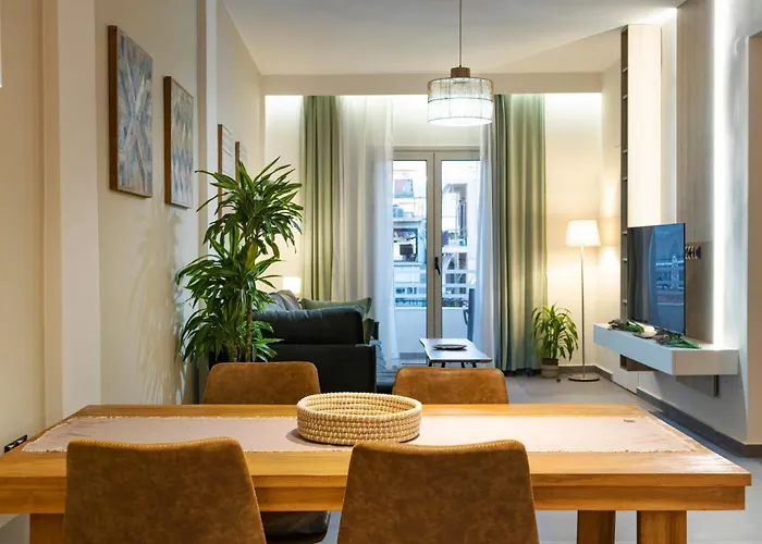 Stylish And Modern Apartment Near Nea Chora Beach