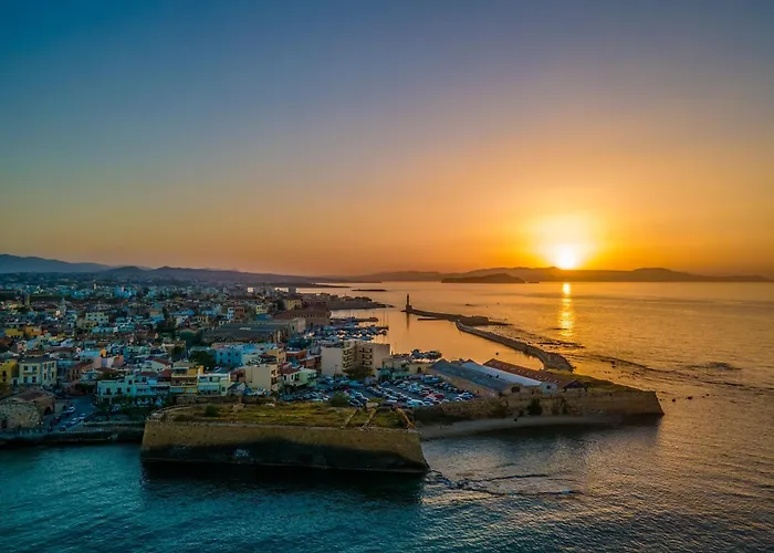 Tailor Made, Central 3-Bedroom Apartment In Chania