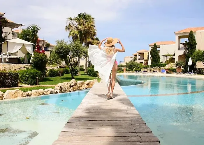 Casseiopia 5 Bedroom Villa On Beach With Pool