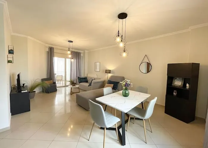Thali Central Apartment With Parking