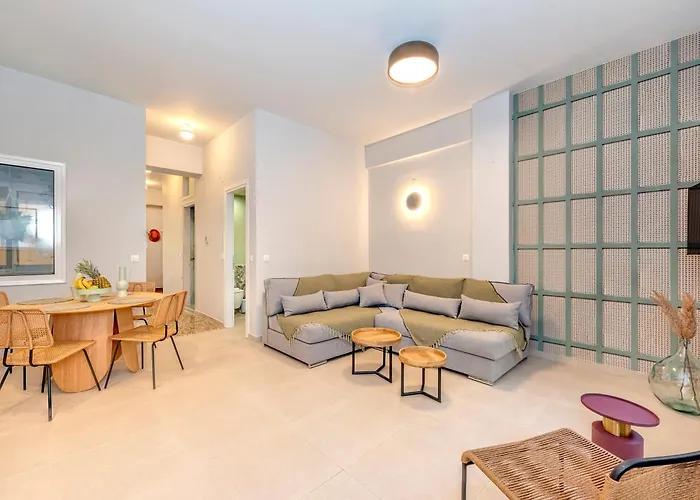 Jasminestay - Two Bedroom Apartments With Backyard