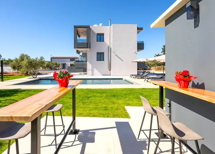 Luxury Oasis In Chania - Private Pool, Bbq & Garden By Wehome