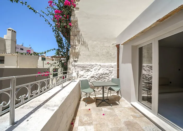 Amelia Luxury Suites Old Town