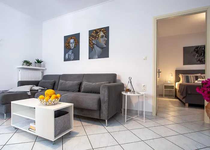 Easy Living City Apartment