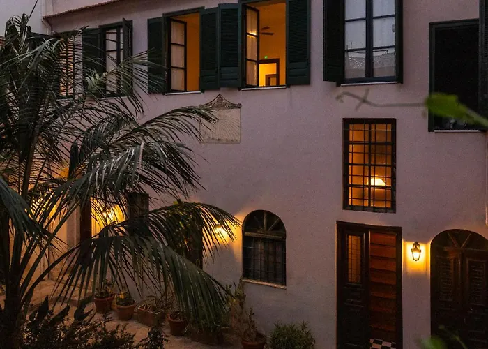 Sundial Lodge