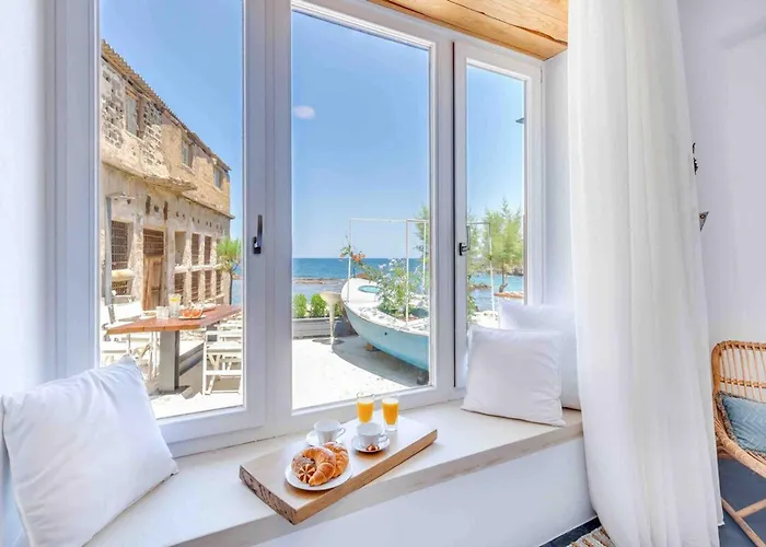 Skiff - Transformed Studio On The Water\'S Edge