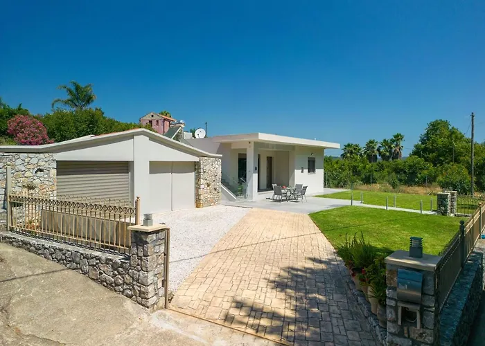 Villa Emily In Countryside