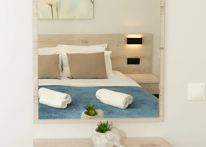 Eleni Apartments