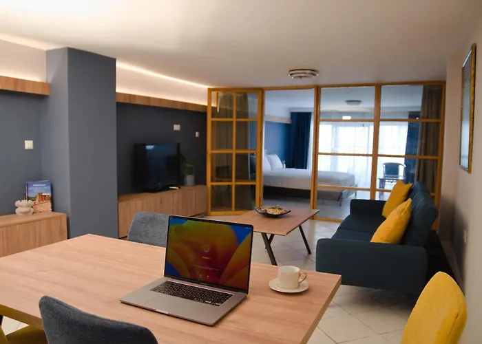Roptron City Center Apartment