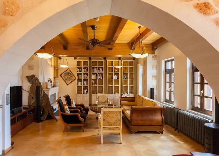 Luxurious Venetian 3 Floor House In The Old Port